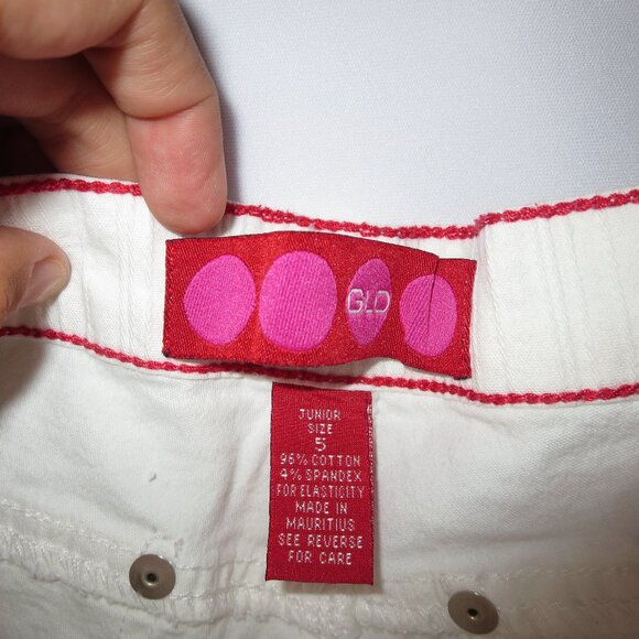 GLO‎ White Shorts - Picture 2 of 6